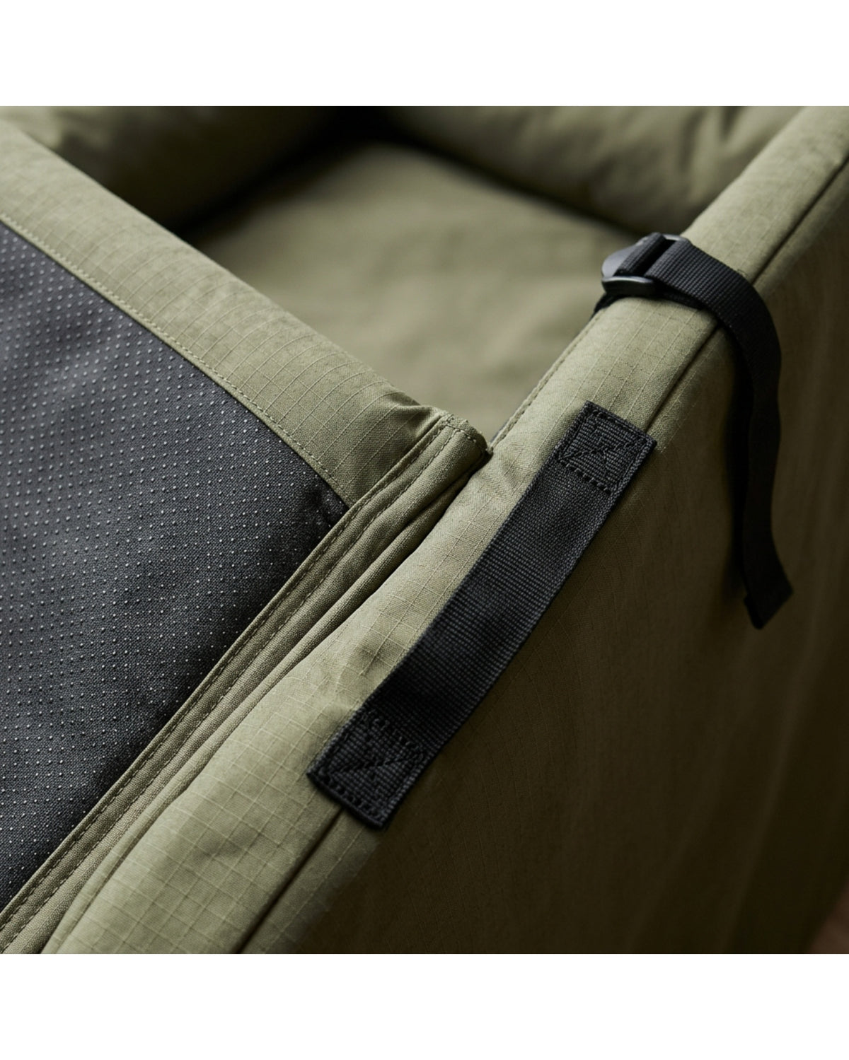 Eeath Three-Panel Folding Large Dog Bed 120 × 90 cm Olive - Detail view